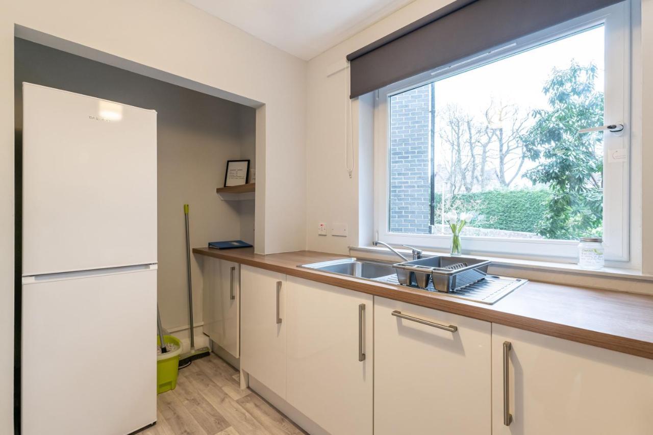 Ground-Fl Two Bedroom Apartment In Bridge Of Allan Kültér fotó
