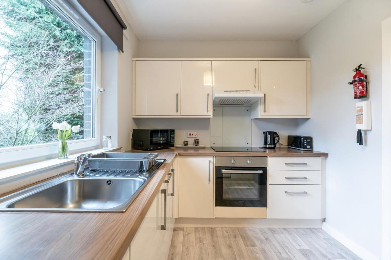 Ground-Fl Two Bedroom Apartment In Bridge Of Allan Kültér fotó